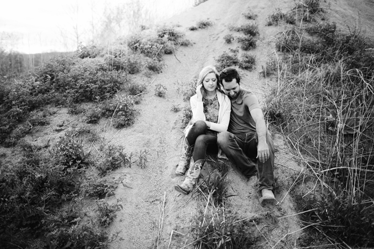 sand dune engagement pictures