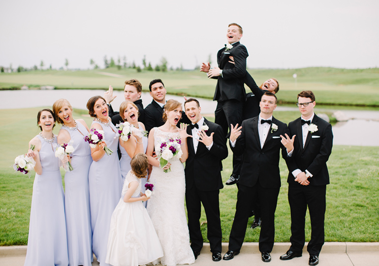 bridal party pictures at metamora fields