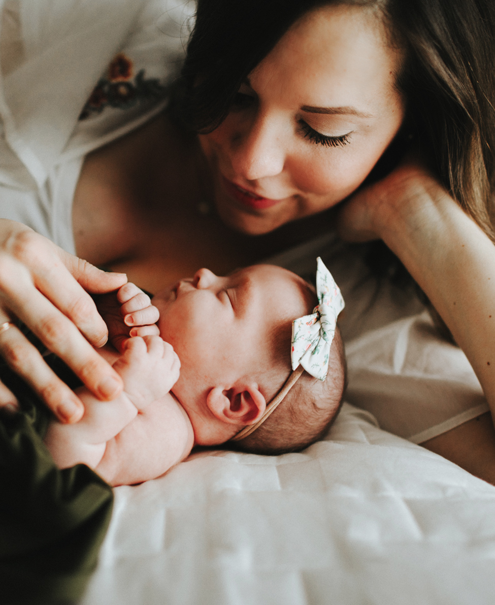 newborn baby and mommy lifestyle session